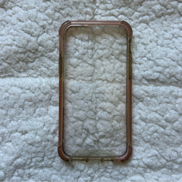 iPhone 12 Pro - 6 Protecting Cases - Picture 5 of 7